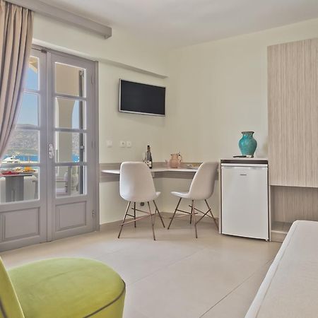 Nereus Luxurious Suites 卡尔帕索斯 外观 照片