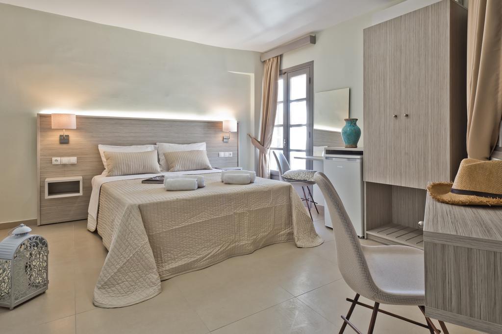 Nereus Luxurious Suites 卡尔帕索斯 外观 照片