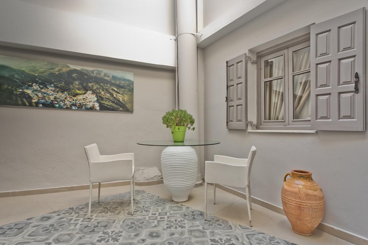 Nereus Luxurious Suites 卡尔帕索斯 外观 照片