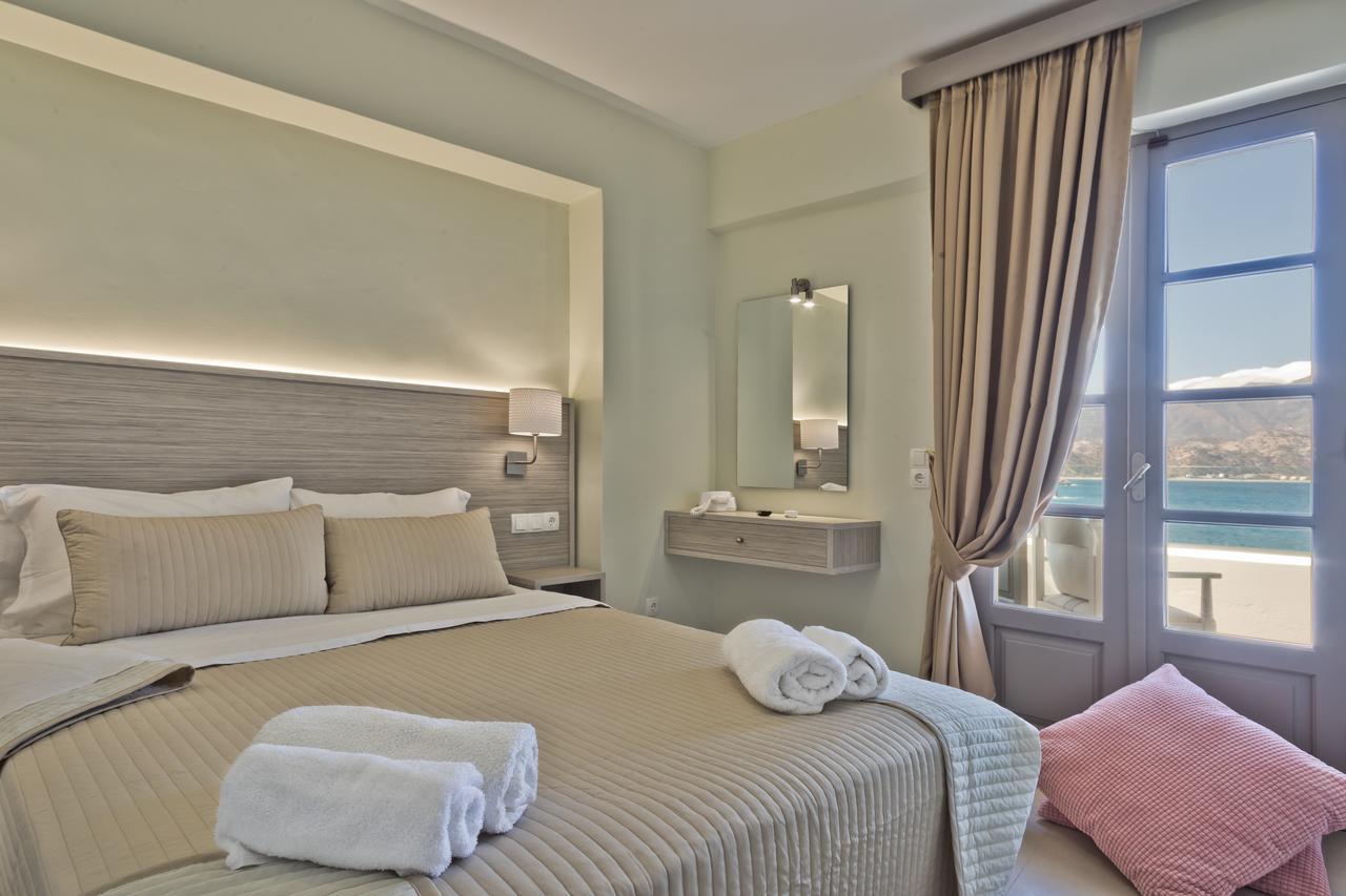 Nereus Luxurious Suites 卡尔帕索斯 外观 照片